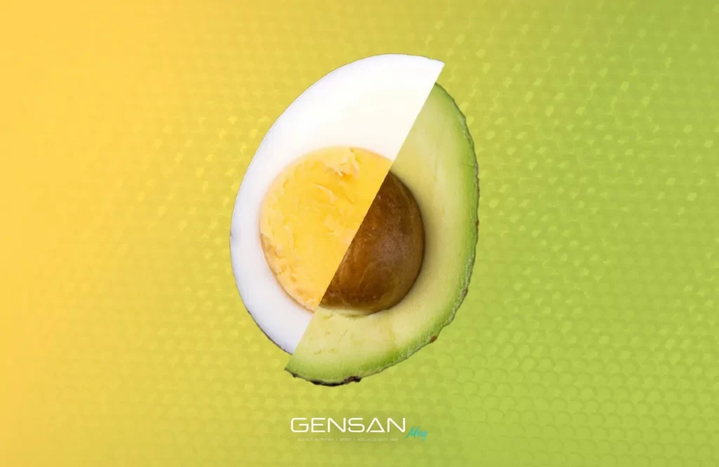 mezzo uovo unito a mezzo avocado
